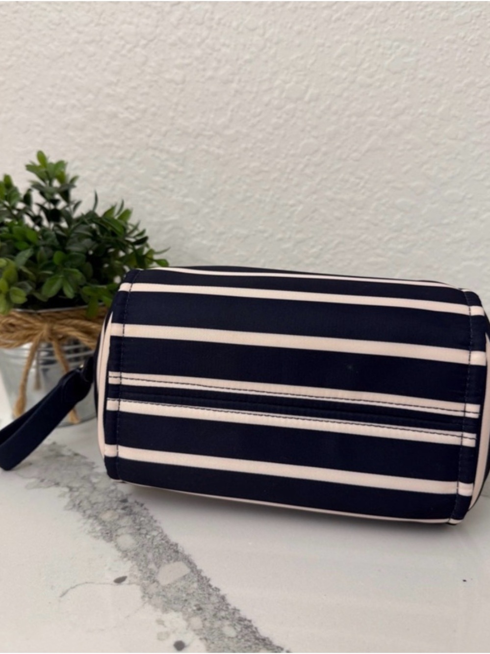 Kate Spade New York Chelsea Nylon Medium Cosmetic Case. - Picture 6 of 6